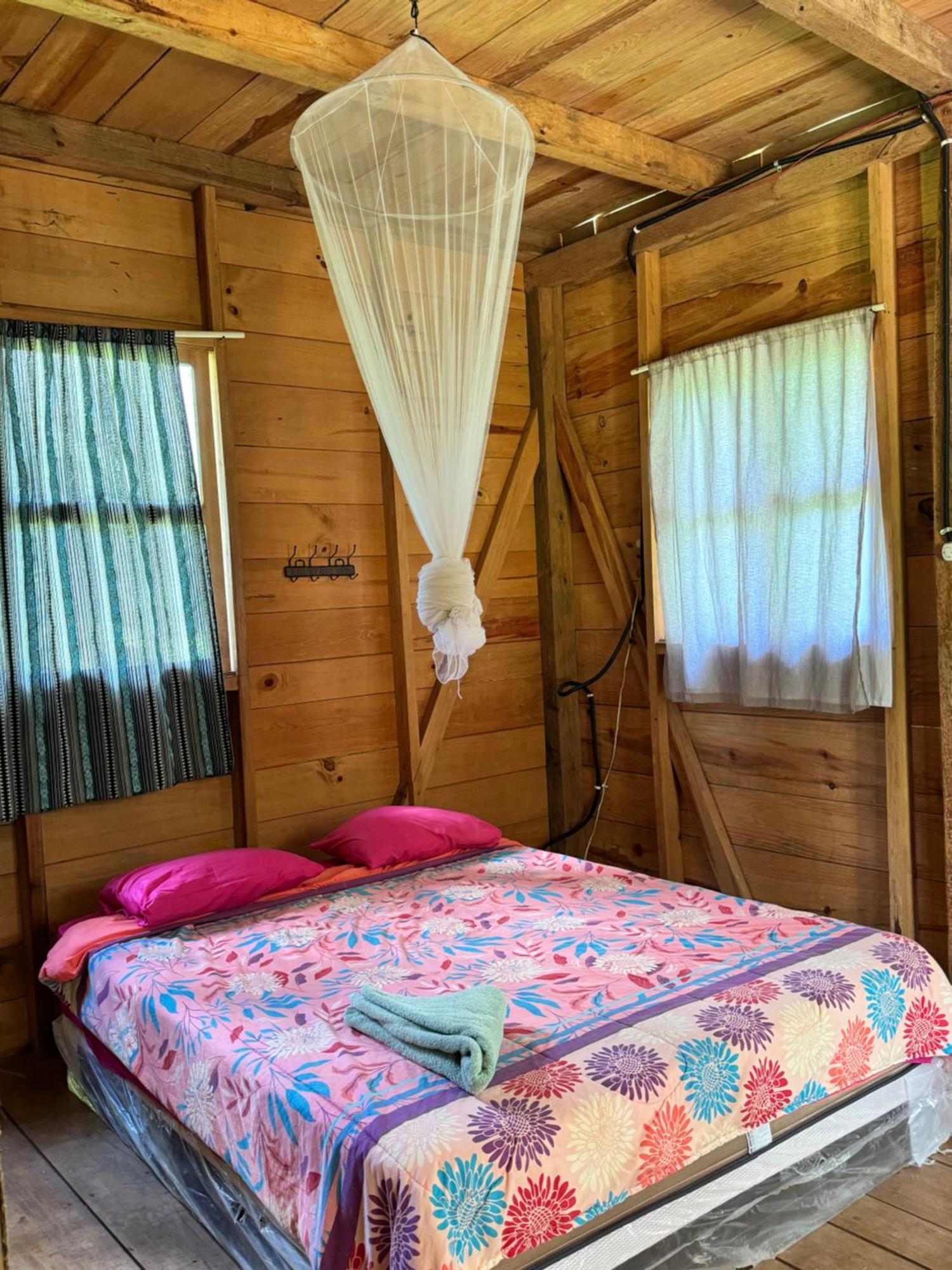 Pachamaya River Hostel Lanquin Exterior photo